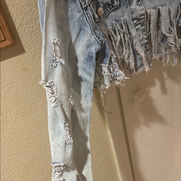 Thrill Light Blue Cropped Denim Jacket - Picture 4 of 4